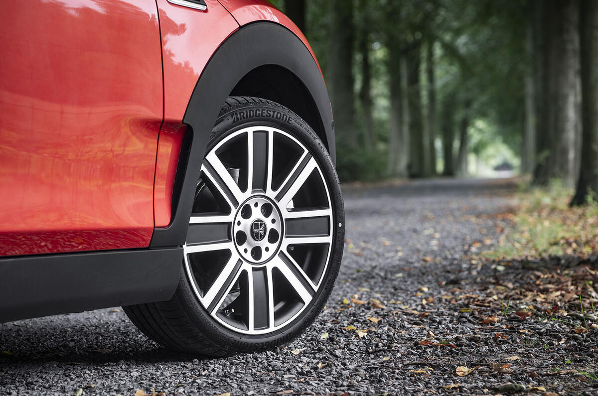 Mini Clubman Cooper 2019 Review Autocar