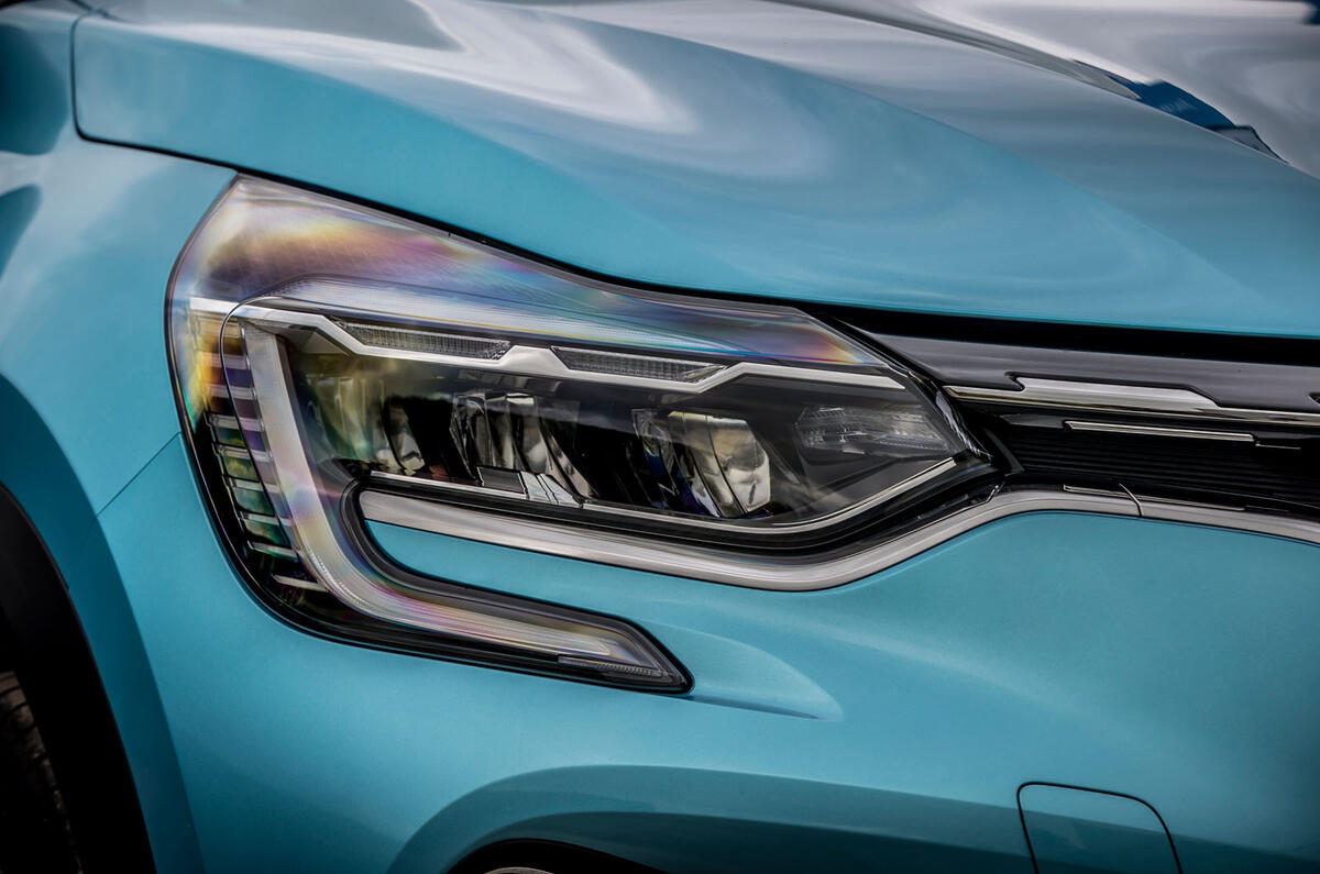 Renault Captur E-Tech PHEV 2020 UK first drive review - headlights