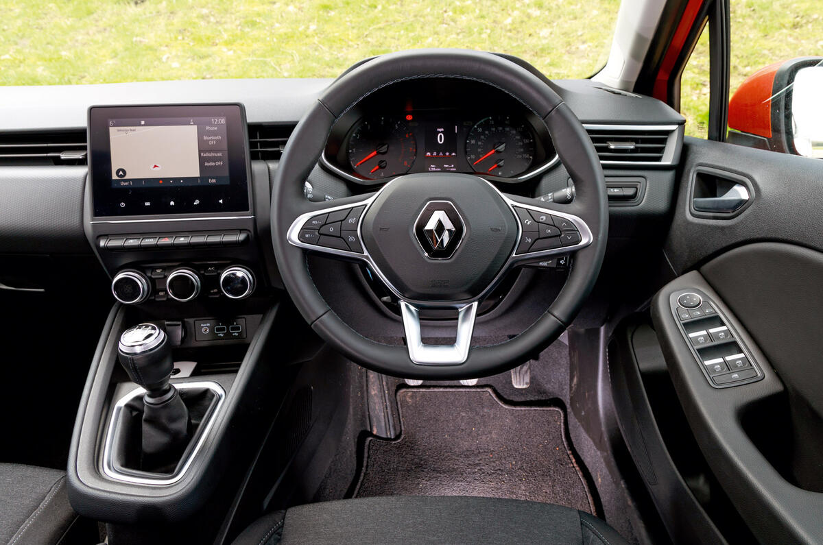 Renault Clio - interior