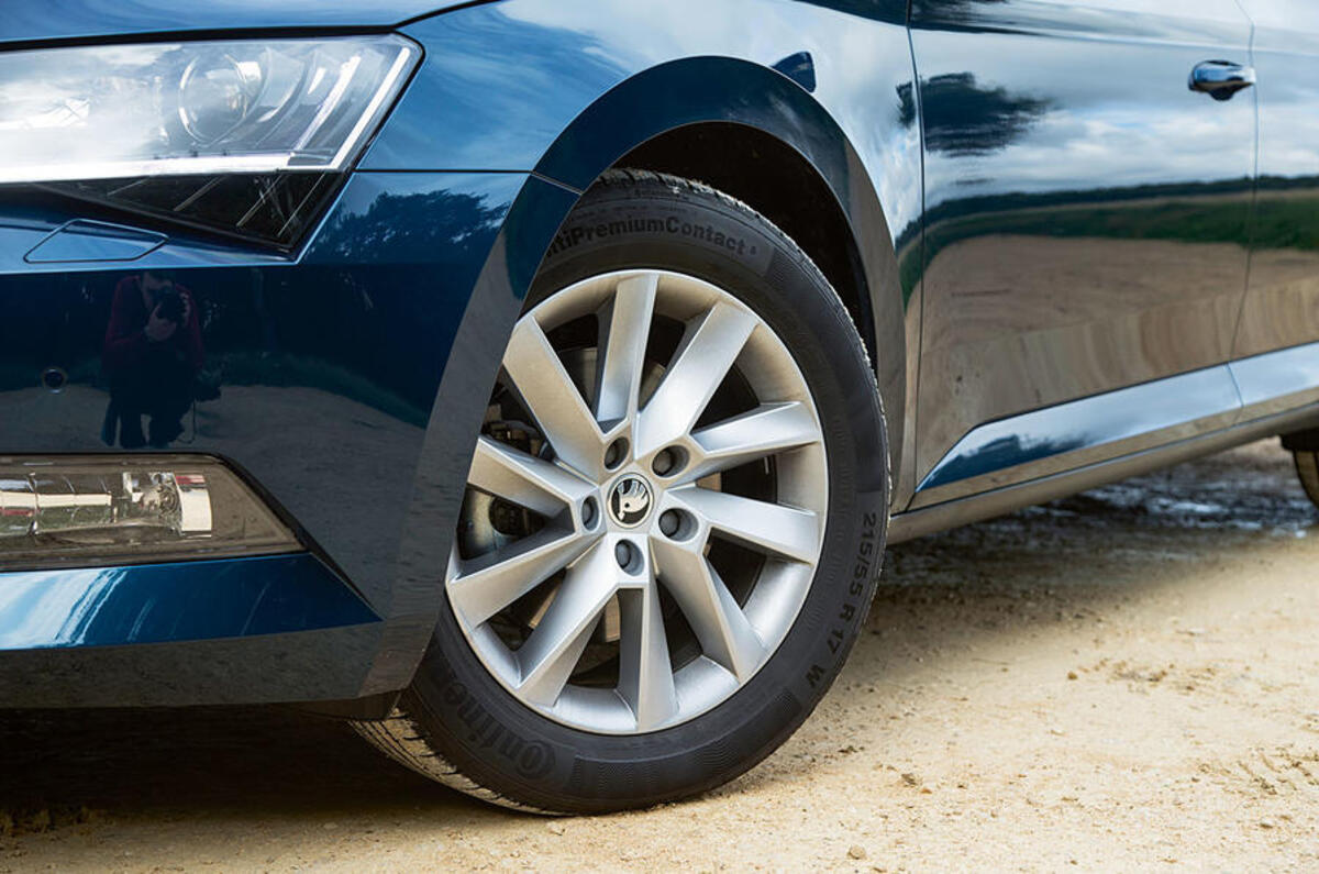 Skoda Superb - wheel