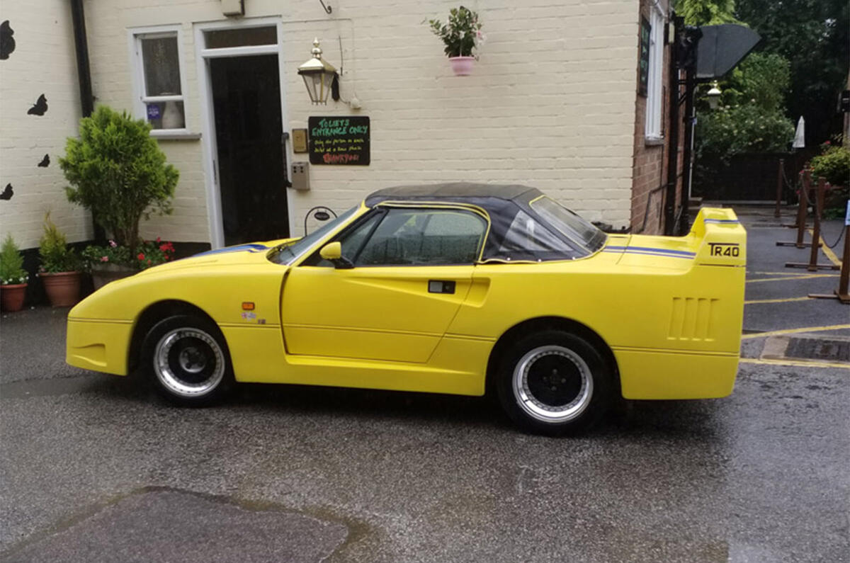 Triumph TR40 - static side