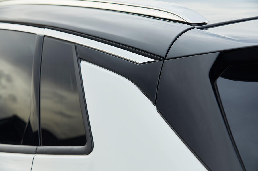 Vauxhall Grandland X Hybrid4 2020 : premier bilan de la conduite au Royaume-Uni - trois quarts arrière