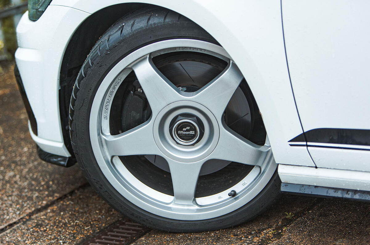 Volkswagen Golf R m52 2019 UK first drive review - alloy wheels