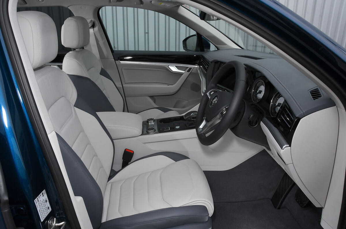 Volkswagen Touareg 3.0 TSI 2019 UK first drive review - cabin