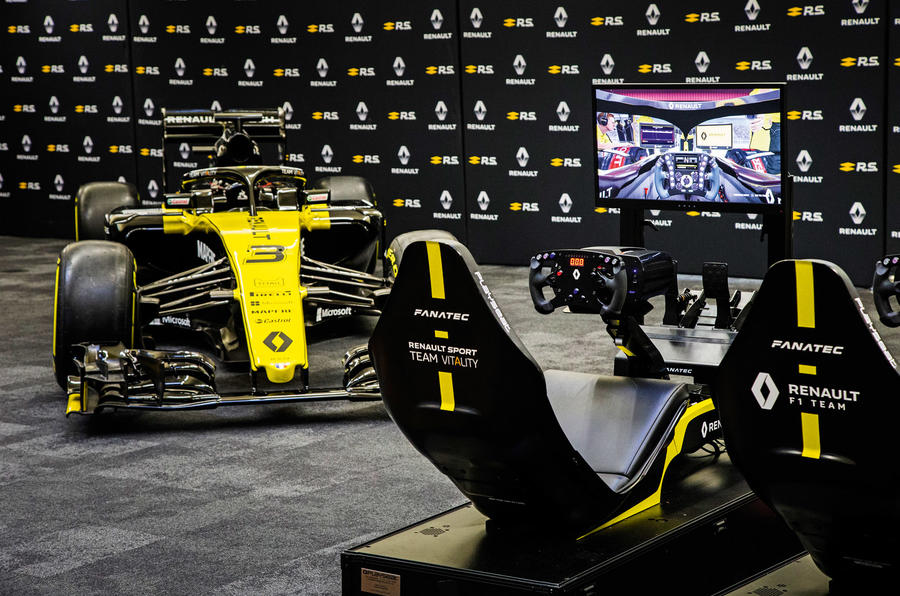 Renault e-sports 2020 - F1 car and sim