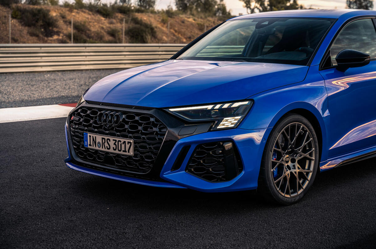 Face avant de l'Audi RS3 Performance Edition