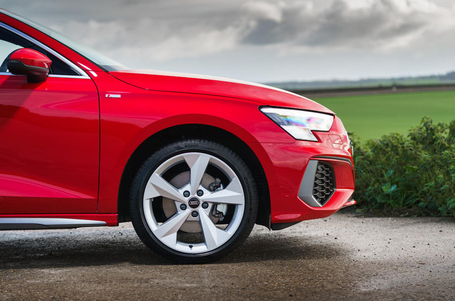 Audi A3 TFSIe 2020 : premier examen de la conduite au Royaume-Uni - roues en alliage