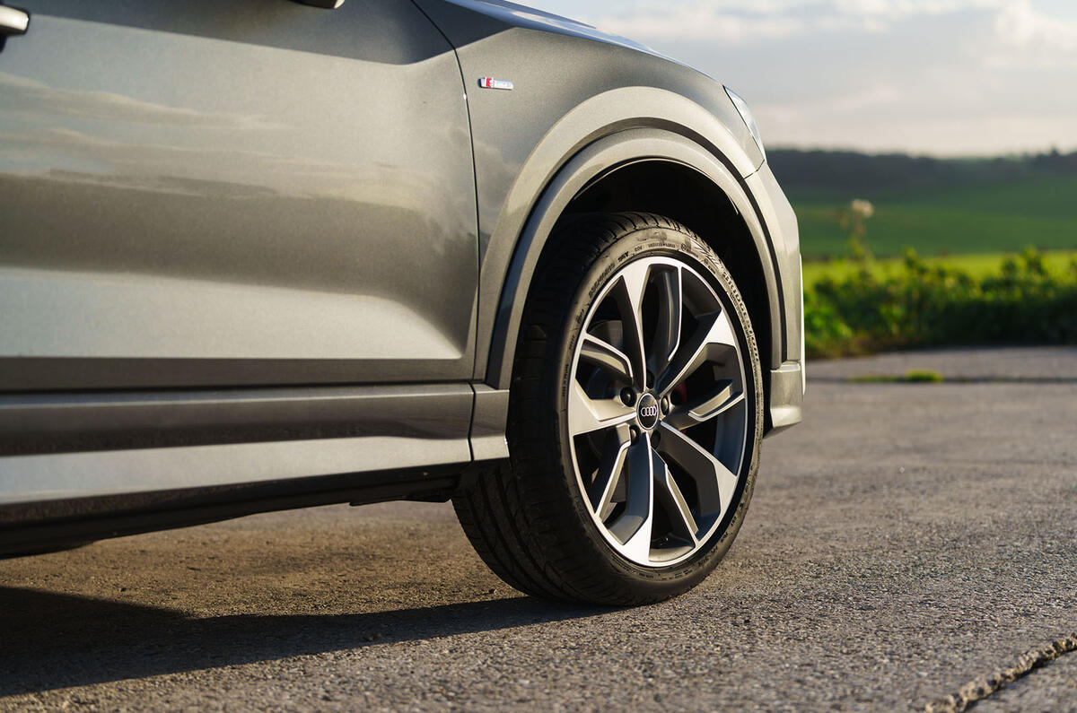 Audi Q2 35 TFSI Sport 2020 : premier bilan de la conduite au Royaume-Uni - roues en alliage