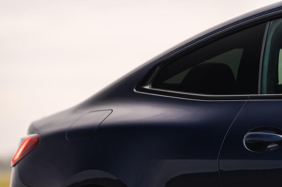 BMW 420i Coupé 2020 : premier bilan de la conduite au Royaume-Uni - trimestre arrière