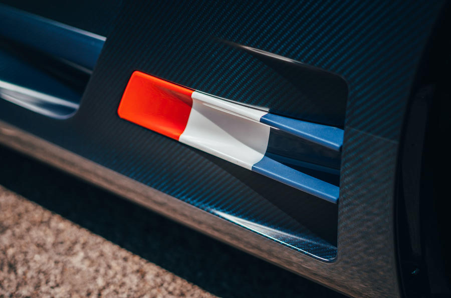 [Actualité] Bugatti - Page 2 6-bugatti-divo-2020-fd-french-flag