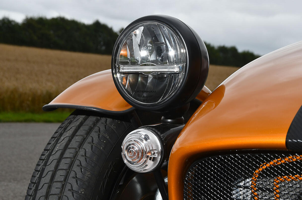 6 Caterham Seven 170 R 2021 UK FD headlights