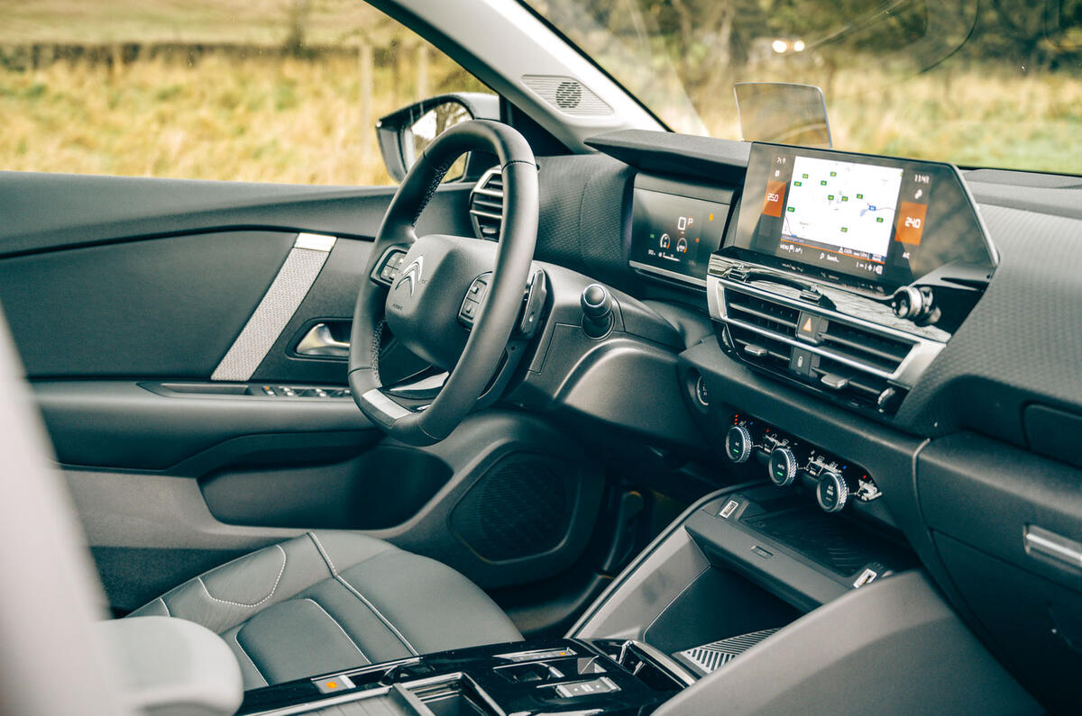 Citroën C4 Puretech 2021 UE (LHD) : premier examen de la transmission - cabine