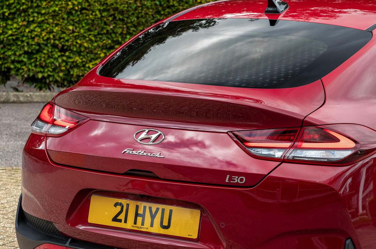 6 Hyundai i30 Fastback DCT N Line 2022 : avis sur la ligne de toit