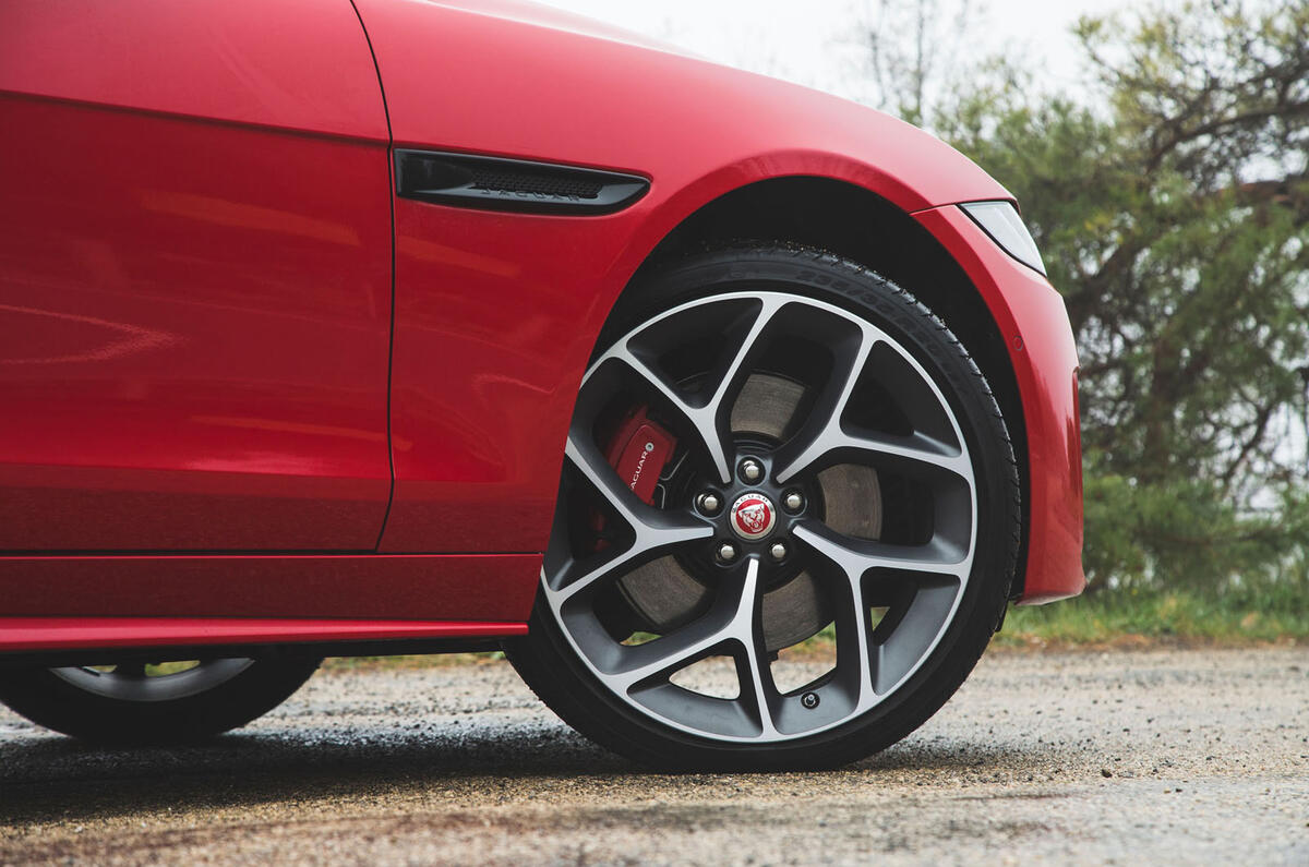 Jaguar XE P300 2019 first drive review - alloy wheels