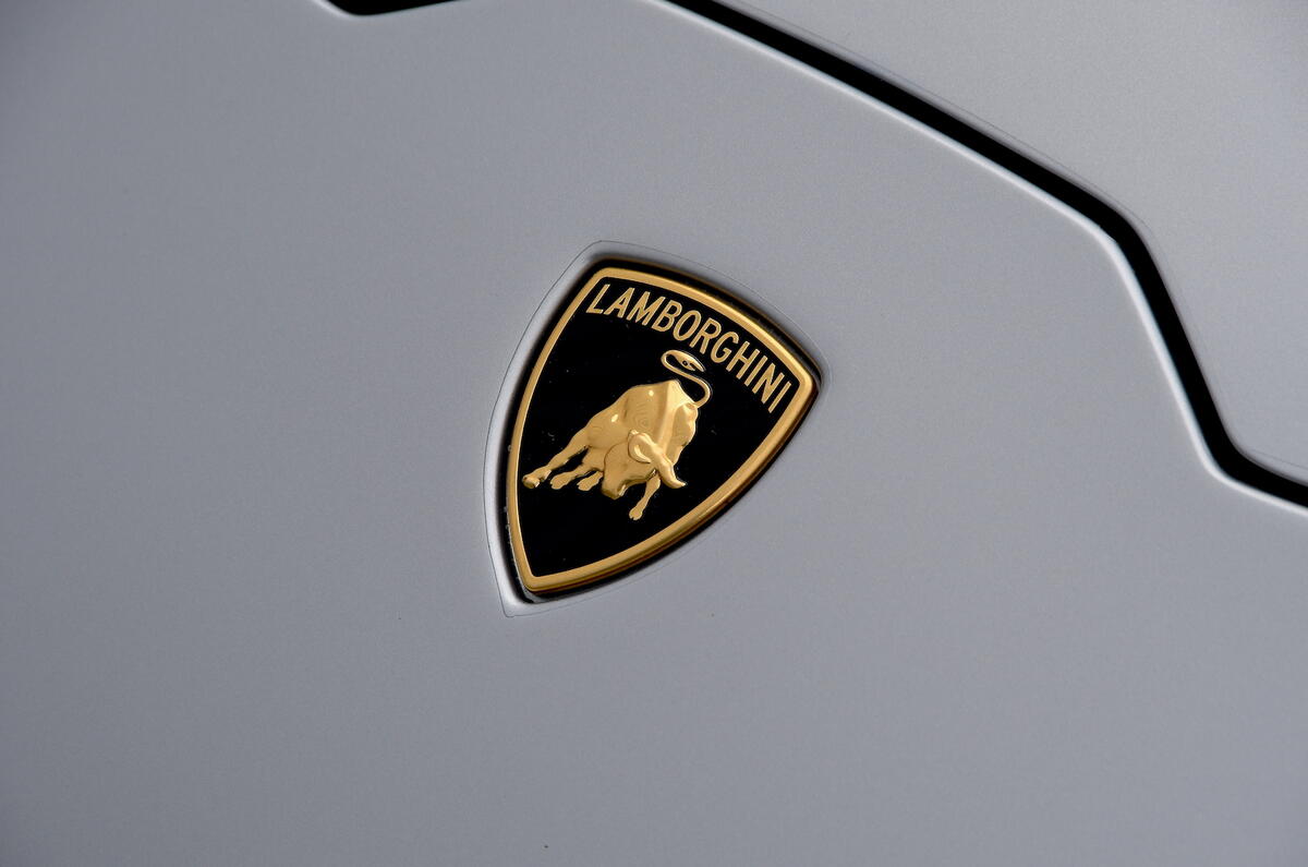 Lamborghini Huracan Evo 2019 Uk Review Autocar