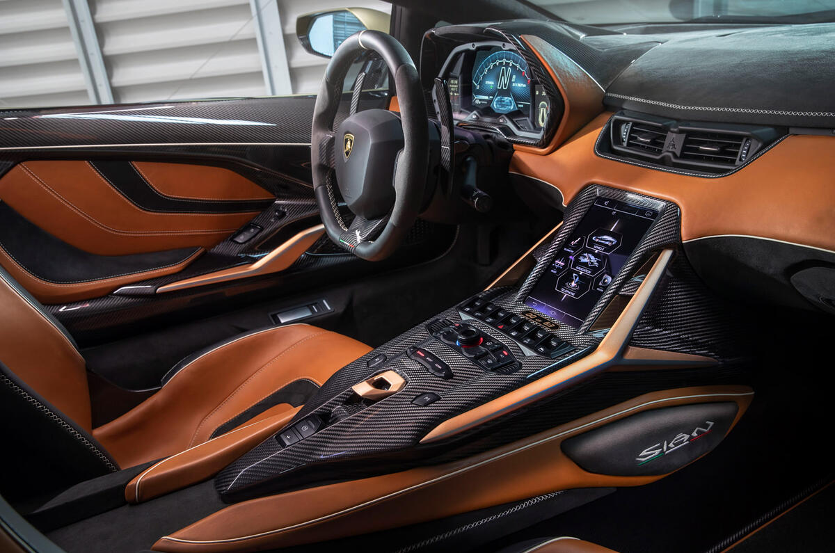 6 Lamborghini Sian 2021 : première cabine d'examen de conduite au Royaume-Uni