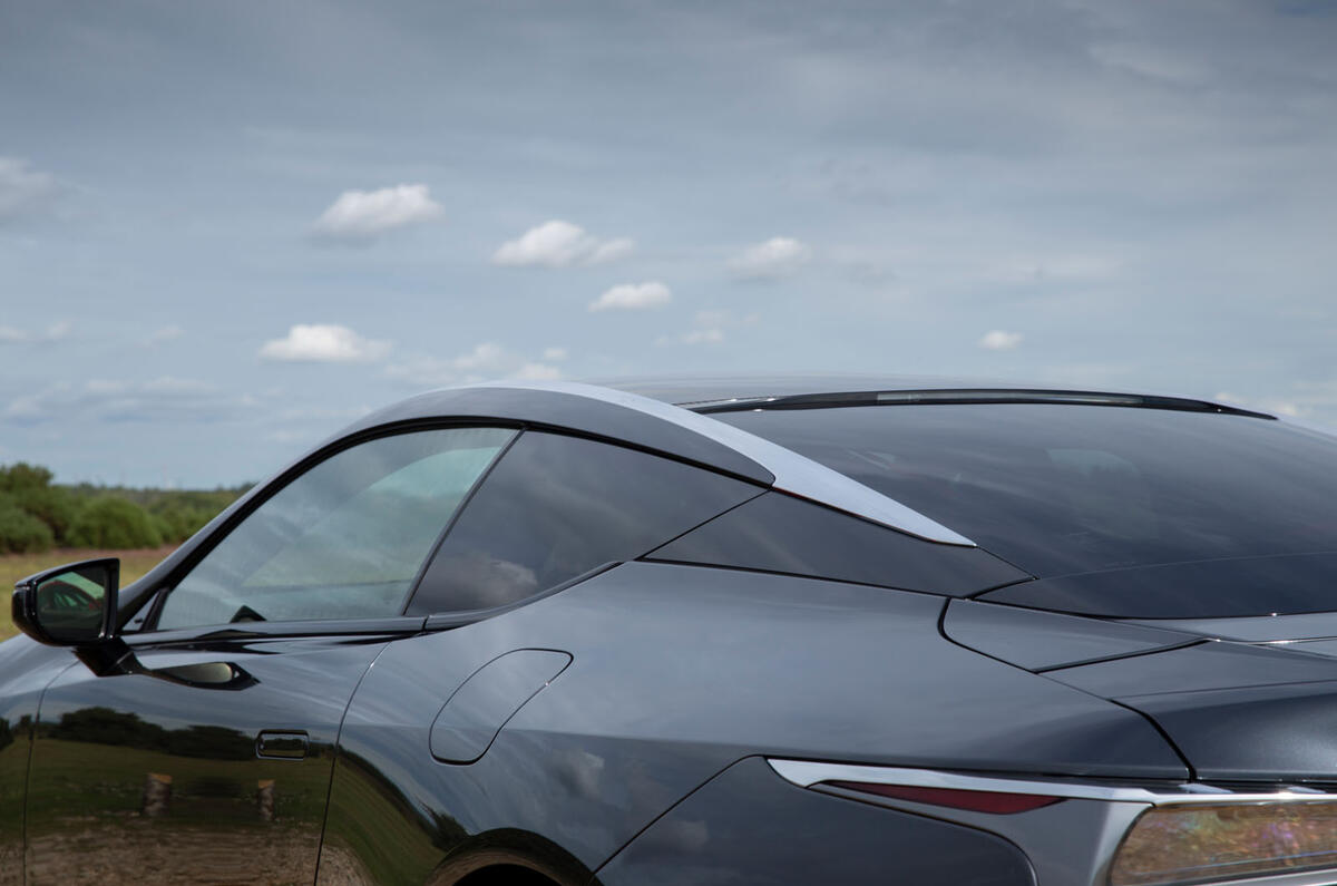 6 Lexus LC500 2021 UK FD roofline