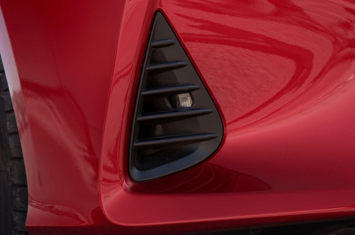 Lexus RC 300h 2019 first drive review - air intake
