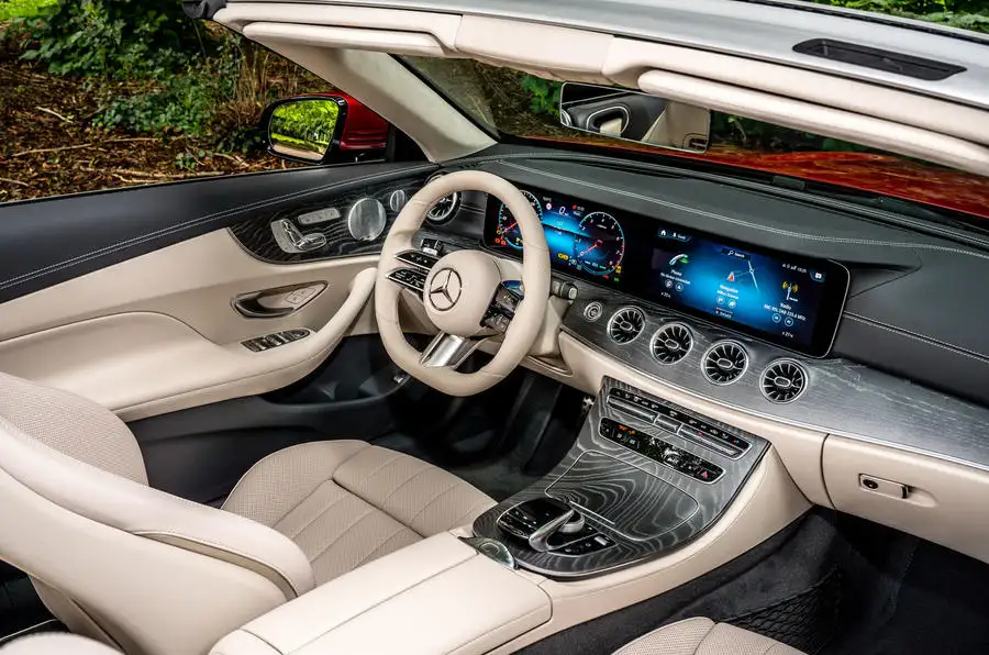 Mercedes-Benz Classe E e450 Cabriolet 2020 : premier bilan de la conduite au Royaume-Uni - cabine