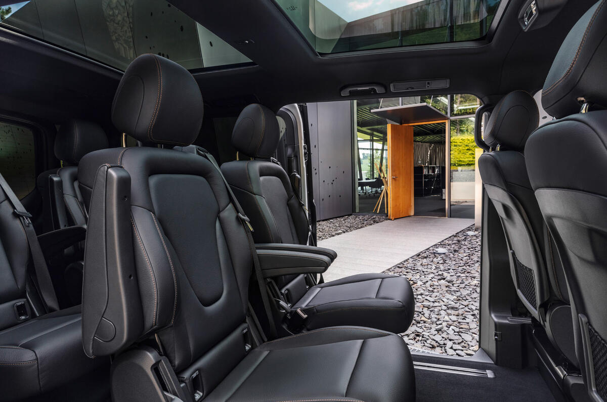 6 Mercedes Benz EQV 2021 LHD : essai routier - sièges arrière