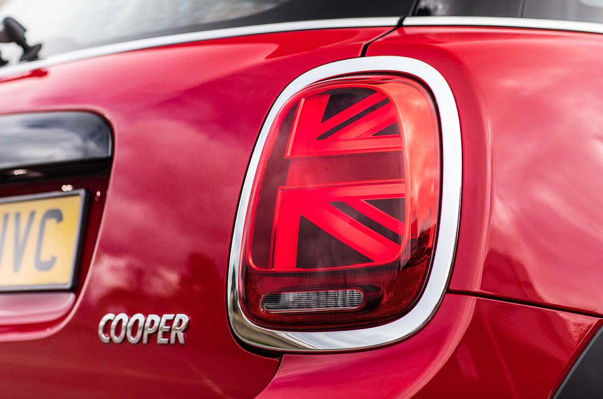 Mini Cooper 5dr 2018 Uk Review Autocar