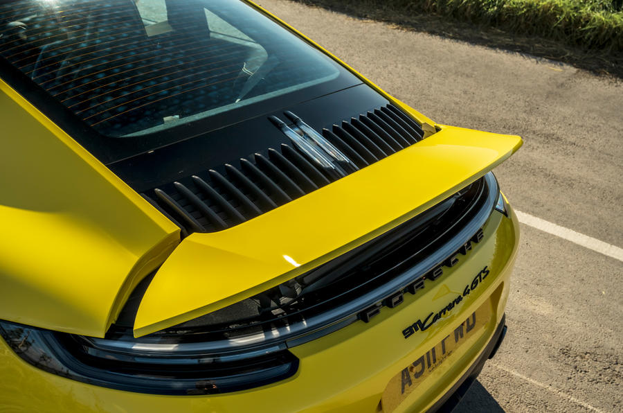 6 Porsche 911 GTS 2021 : premier essai au Royaume-Uni - spoiler