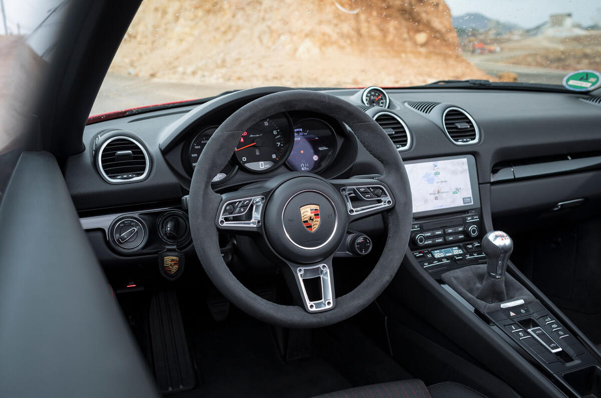 Porsche Boxster T 2019 first drive review - steering wheel