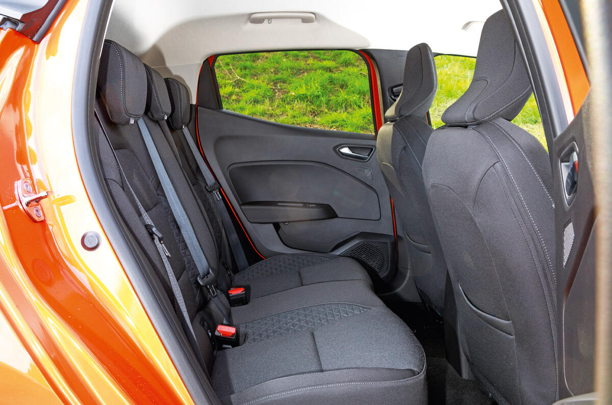 Renault Clio - interior