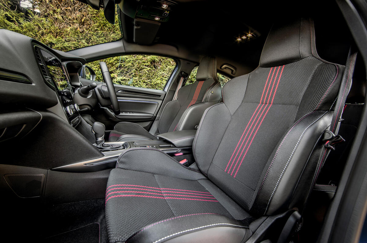 6 Renault Megane E Tech phev 2021 UE FD habitacle