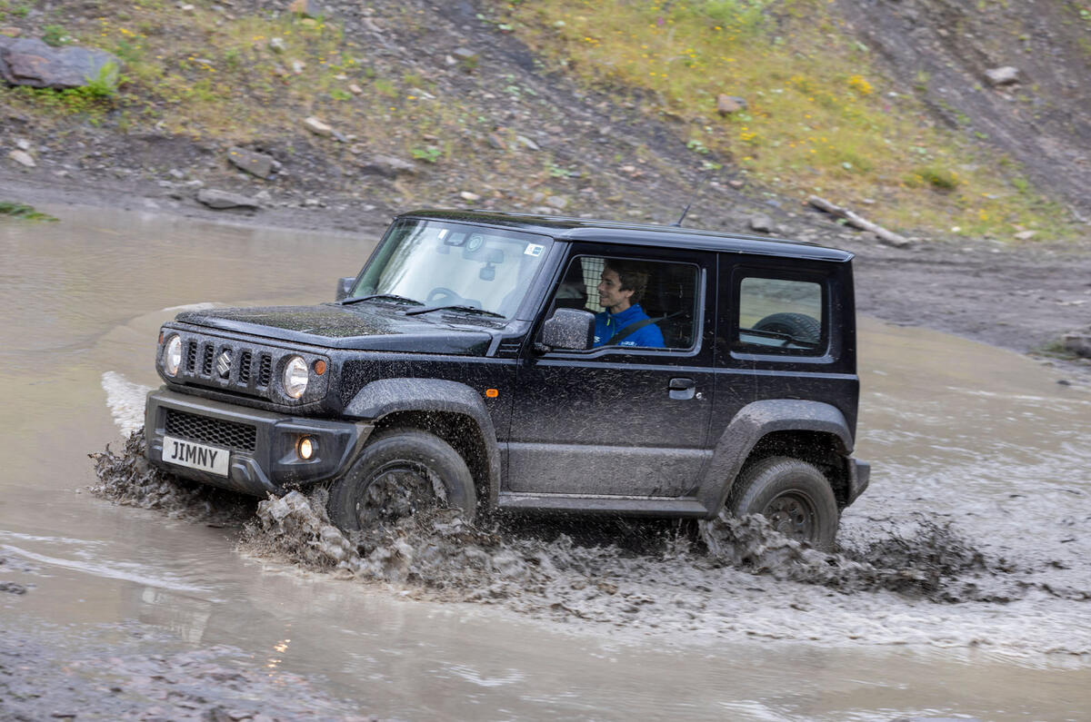 6 Suzuki Jimny Commercial 2021 FD pataugeoire avant