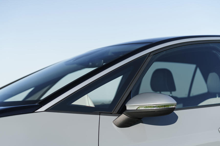 Volkswagen ID 3 2020 : premier examen de la conduite au Royaume-Uni - Les piliers