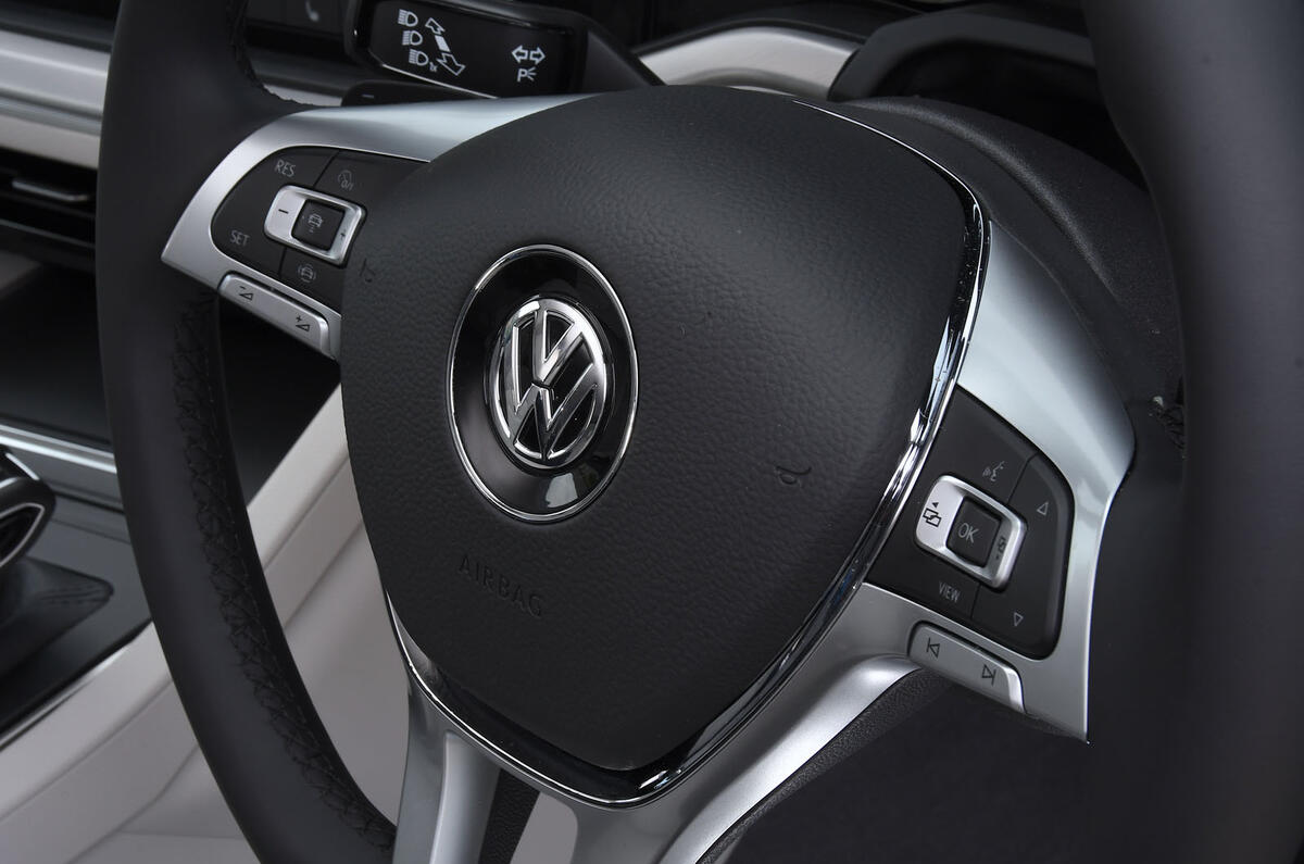 Volkswagen Touareg 3.0 TSI 2019 UK first drive review - steering wheel