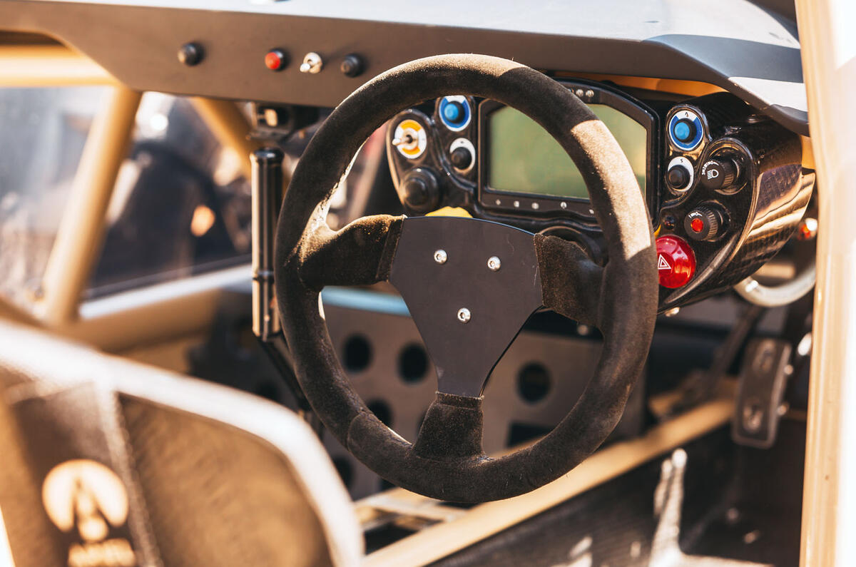 Ariel Nomad vs Triumph Scrambler