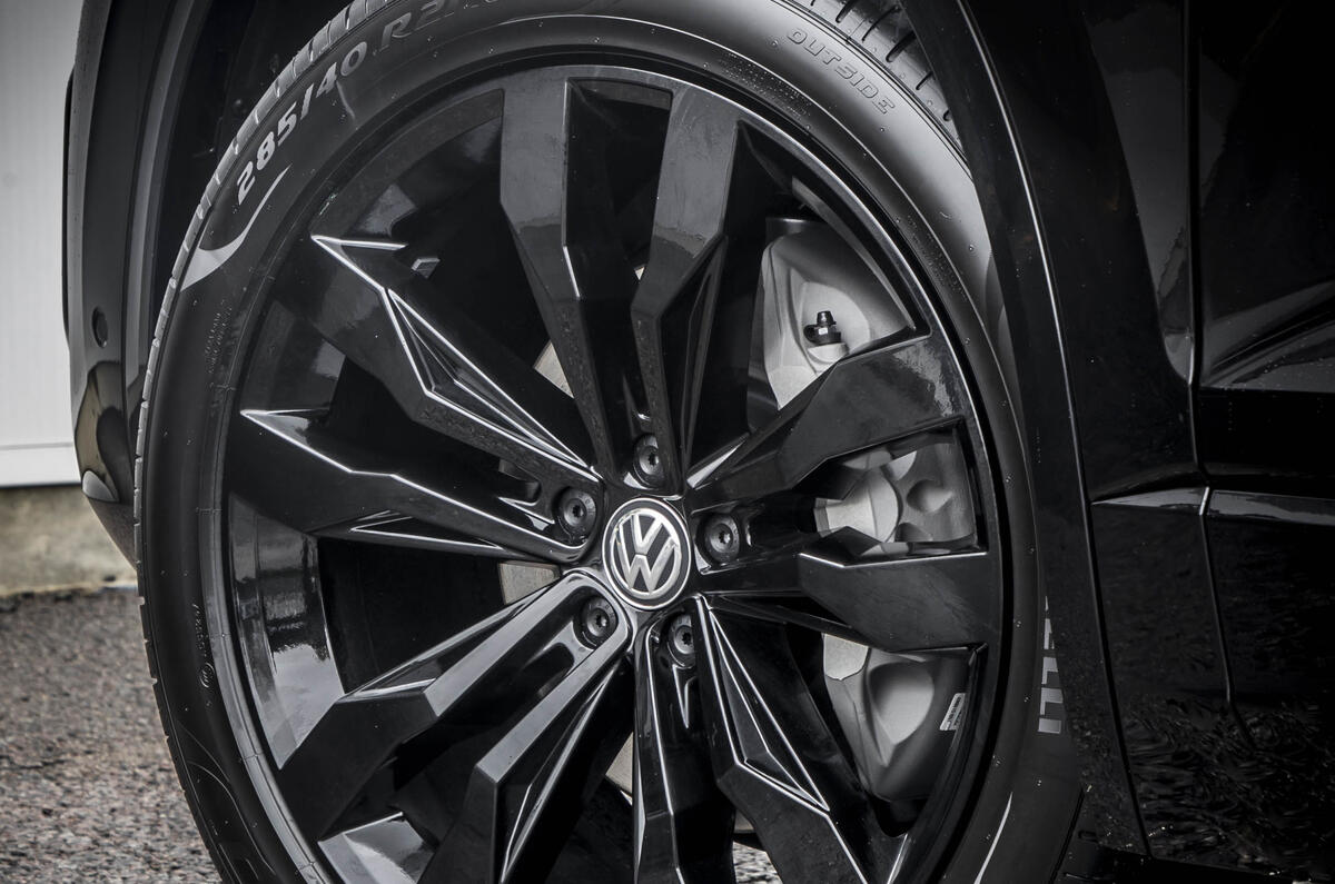 VW Touareg Black Edition