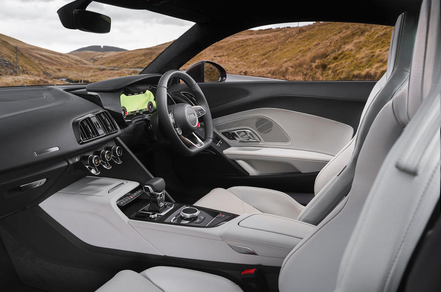 7 Audi R8 V10 RWD Performance 2022 UE : essai cabine