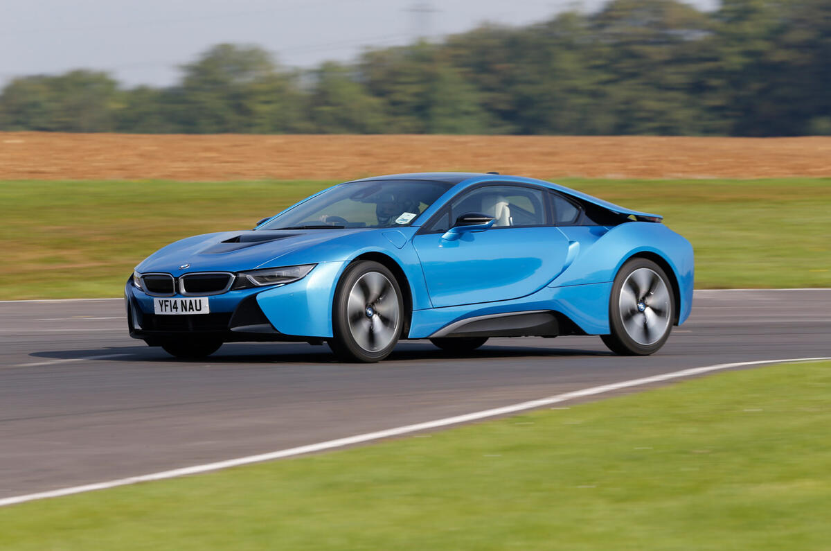 BMW i8 Coupe 2015 - hero side