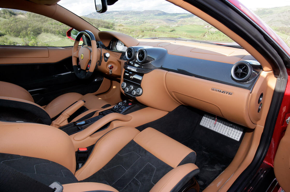 Ferrari 599 - interior
