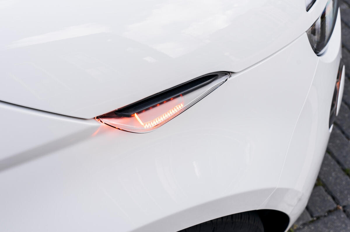 7 Fiat 500e Action 2021 UK FD indicators