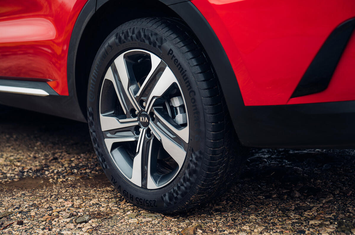 7 Kia Sorento PHEV 2021 UK first drive review alloy wheels
