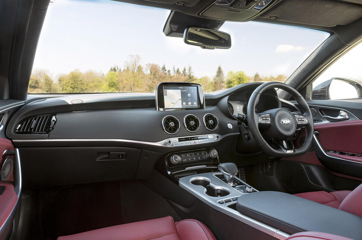 Kia Stinger 2.2 CRDi 2018 UK review dashboard
