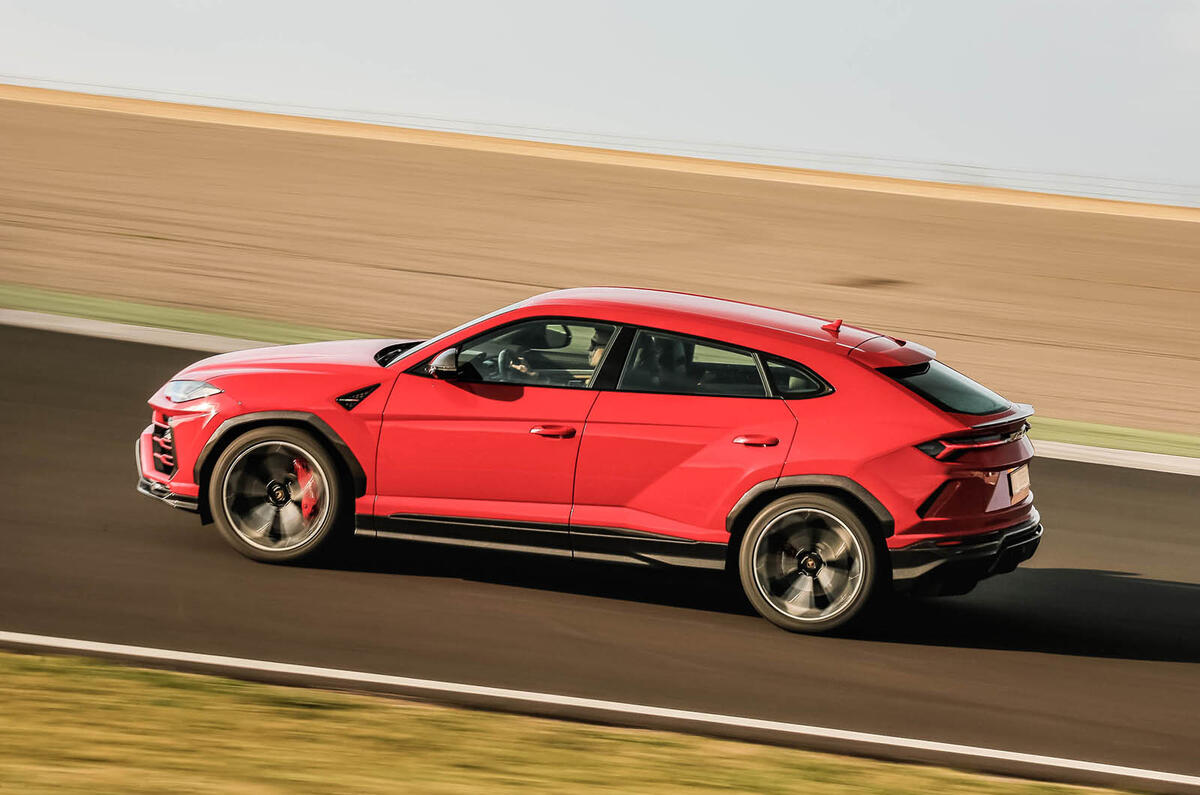 Lamborghini Urus 2018 review | Autocar
