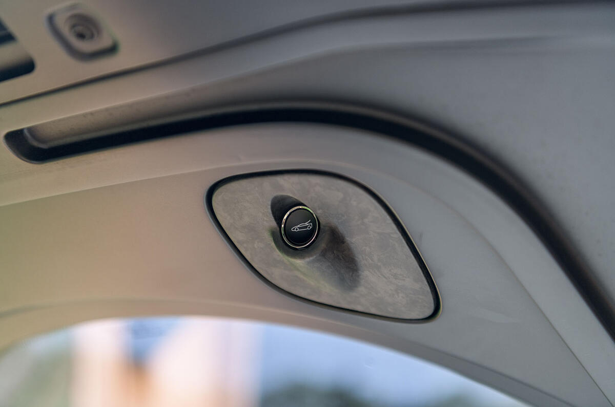 McLaren GT 2019 UK first drive review - boot button