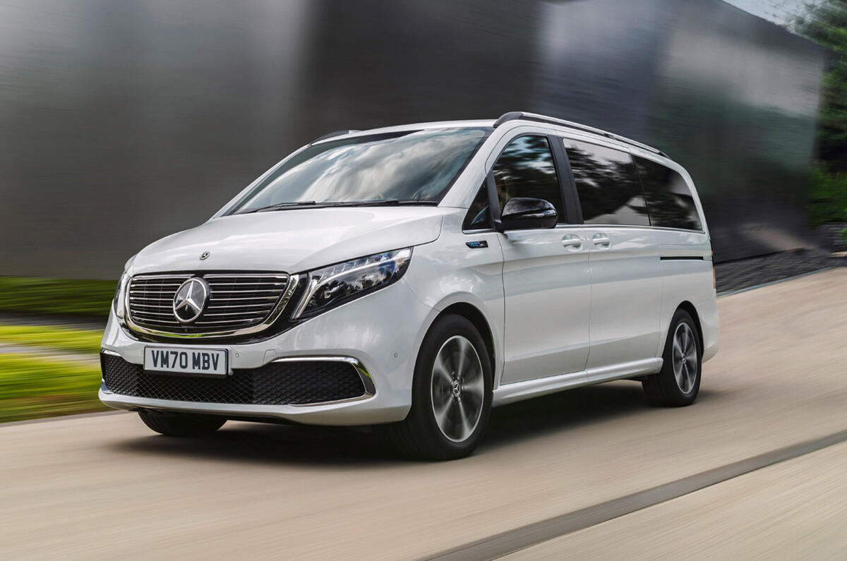 7 Mercedes Benz EQV 2021 LHD : essai de conduite sur route avant
