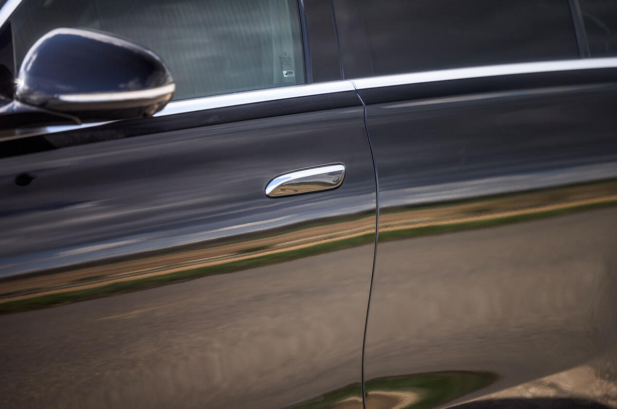 7 Mercedes S Class S400d 2021 UK FD door handles