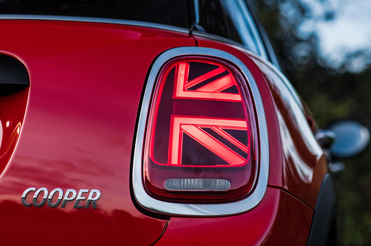 Mini Cooper 5dr 2018 Uk Review Autocar