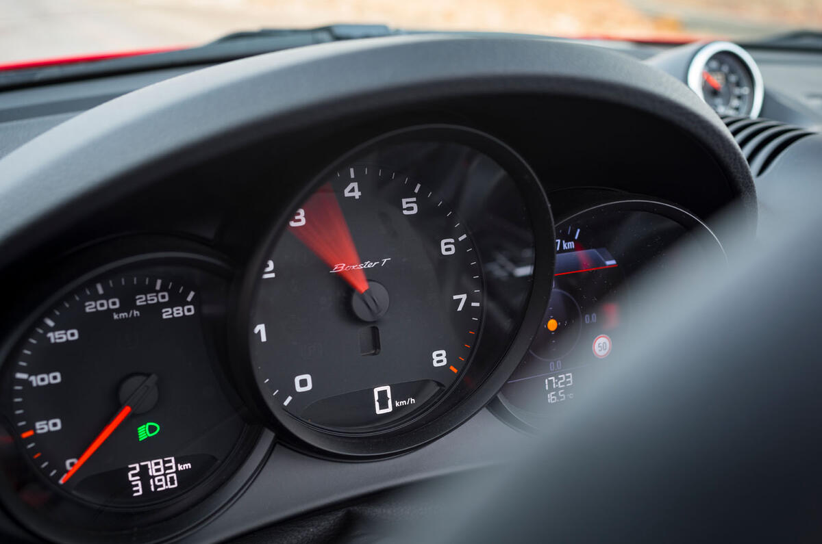 Porsche Boxster T 2019 first drive review - dials