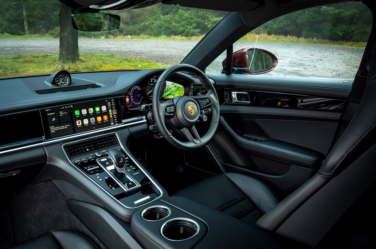 7 Porsche Panamera 4 ehybrid sport turismo 2022 UK review dashboard