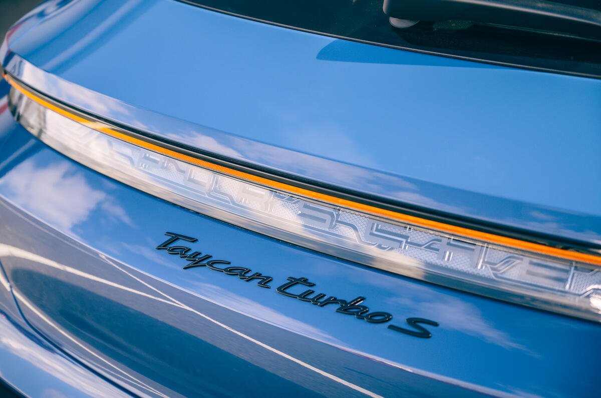 7 Porsche Taycan Cross Turismo 2021 LHD rear adge