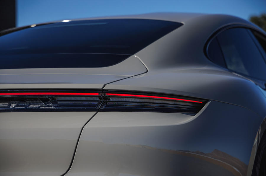 7 Porsche Taycan GTS 2021 : premier essai, feux arrière