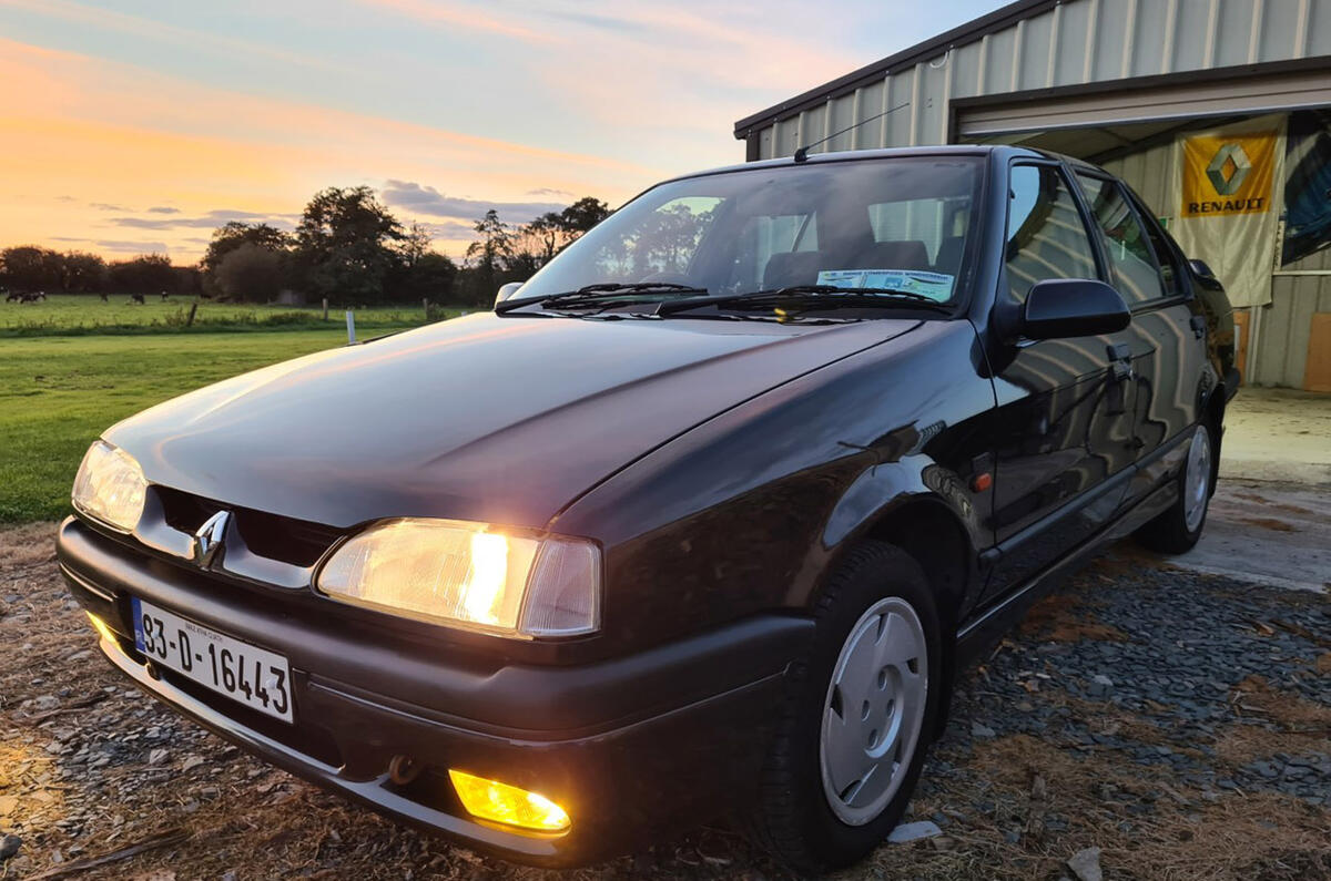 Renault 19